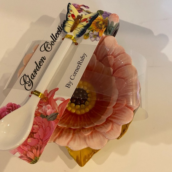 Corner Ruby Floral Shaped Coffee Tea Cup Saucer & Spoon-3 PC - Picture 3 of 5